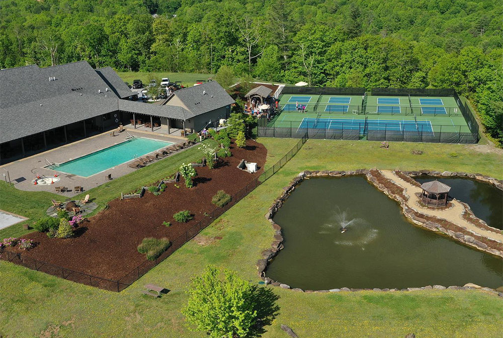 0005 NC MountainFalls LuxuryMotorcoachResort 31 Gallery