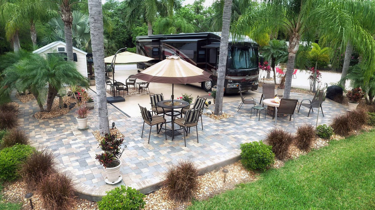 FL RiverBend MotorcoachResort Header