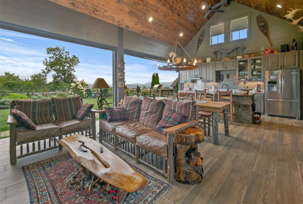 0011 NC MountainFalls LuxuryMotorcoachResort 10 Gallery