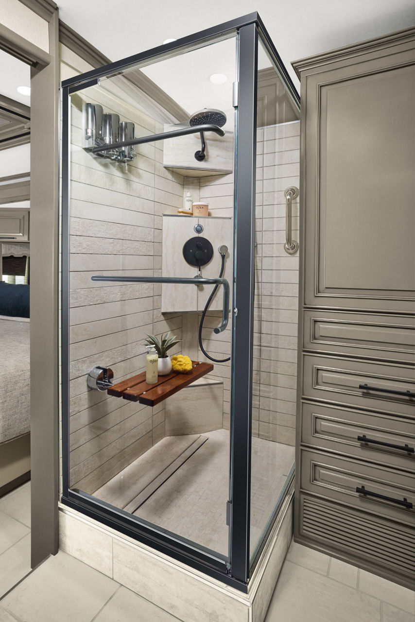 2025 london aire gallery int shower