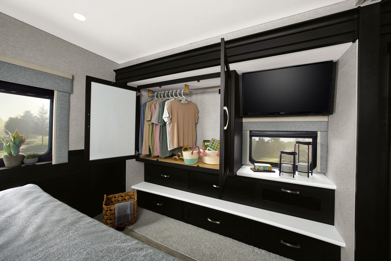 Bay Star Sport 25 INT DresserOpen FNL RGB