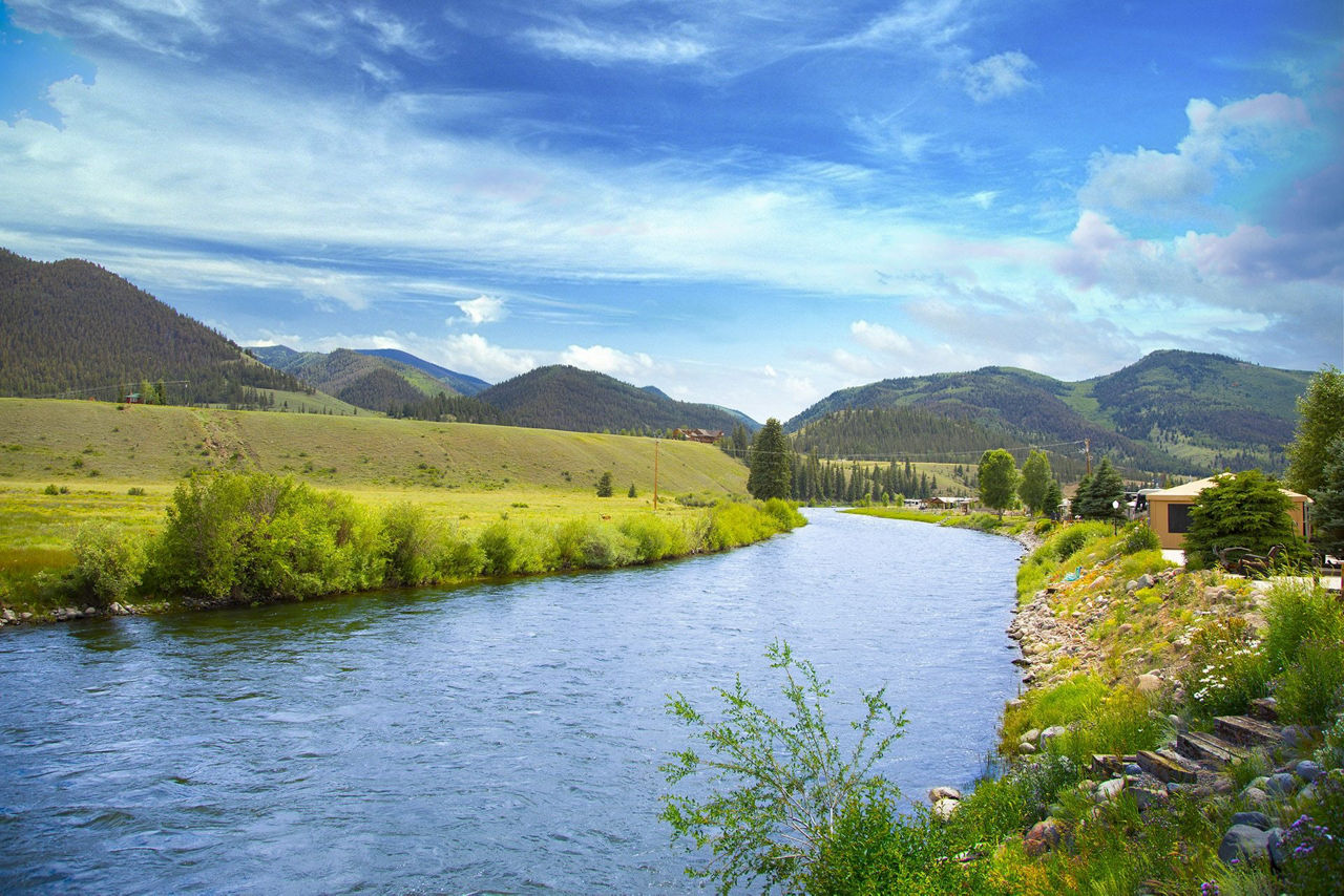 CO MountainViews AtRiversEdge 24.