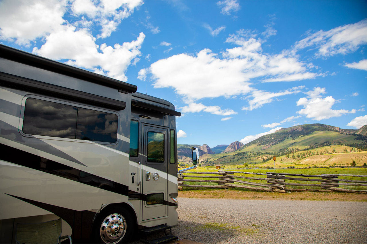 CO MountainViews AtRiversEdge 27.
