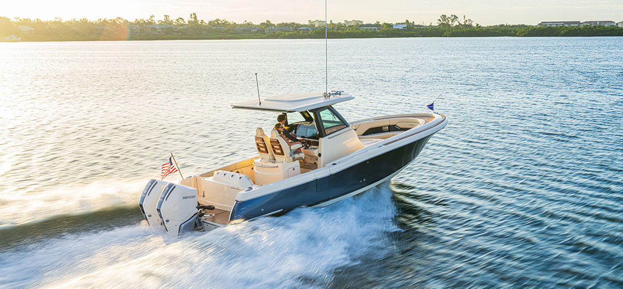 Chris-craft Catalina on the open water
