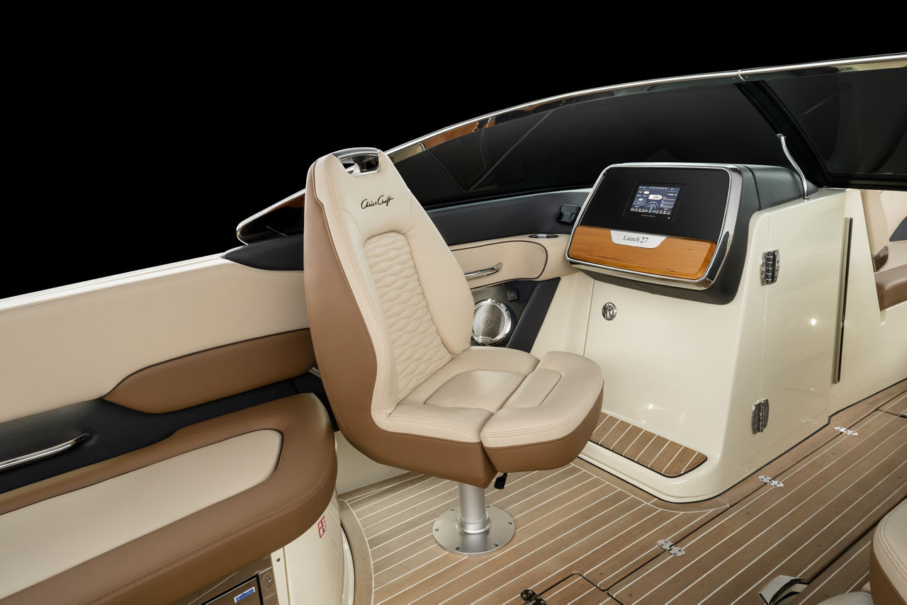 Starboard Side helm seat