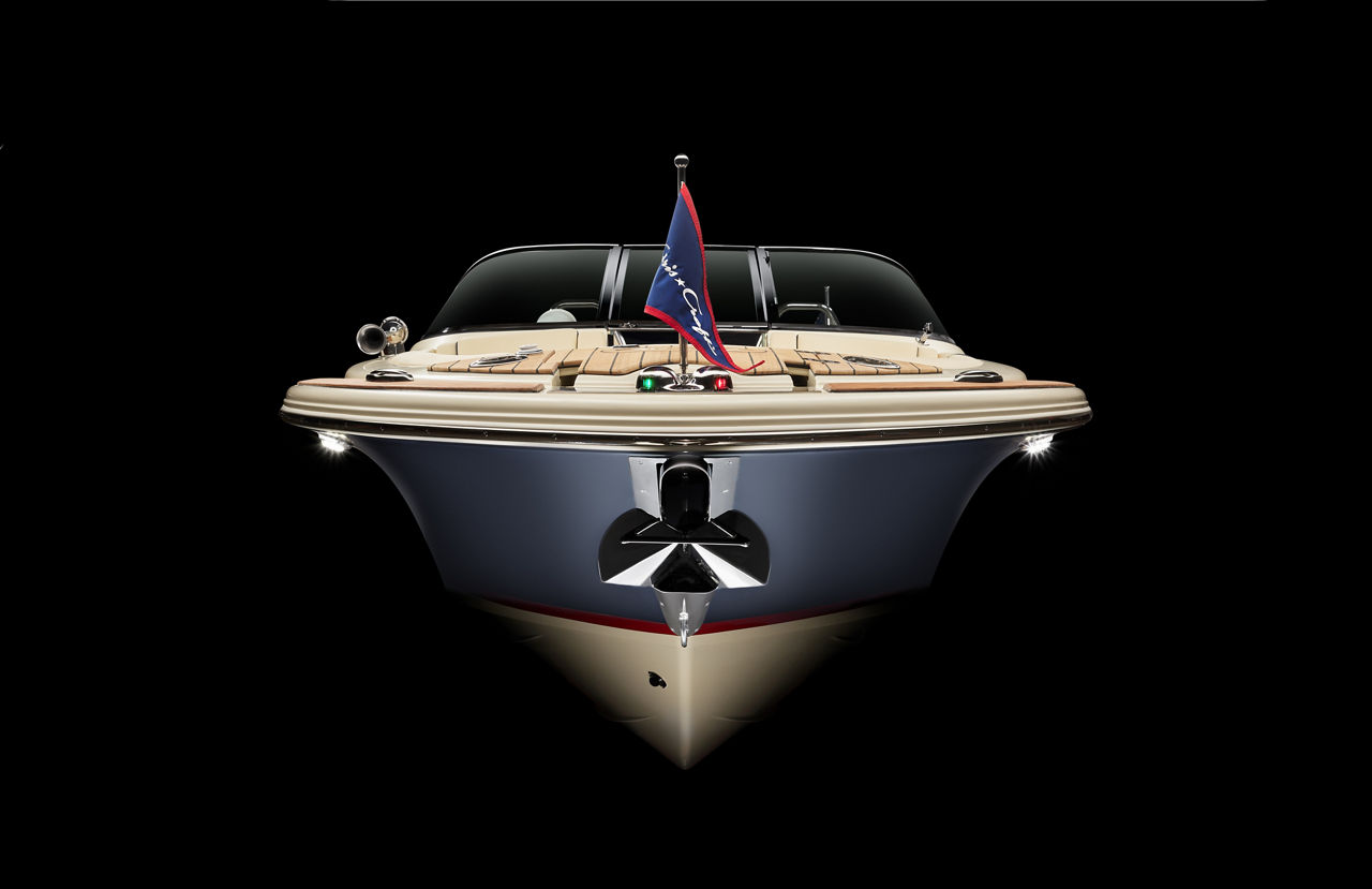 A bow studio shot of the Launch 25 GT