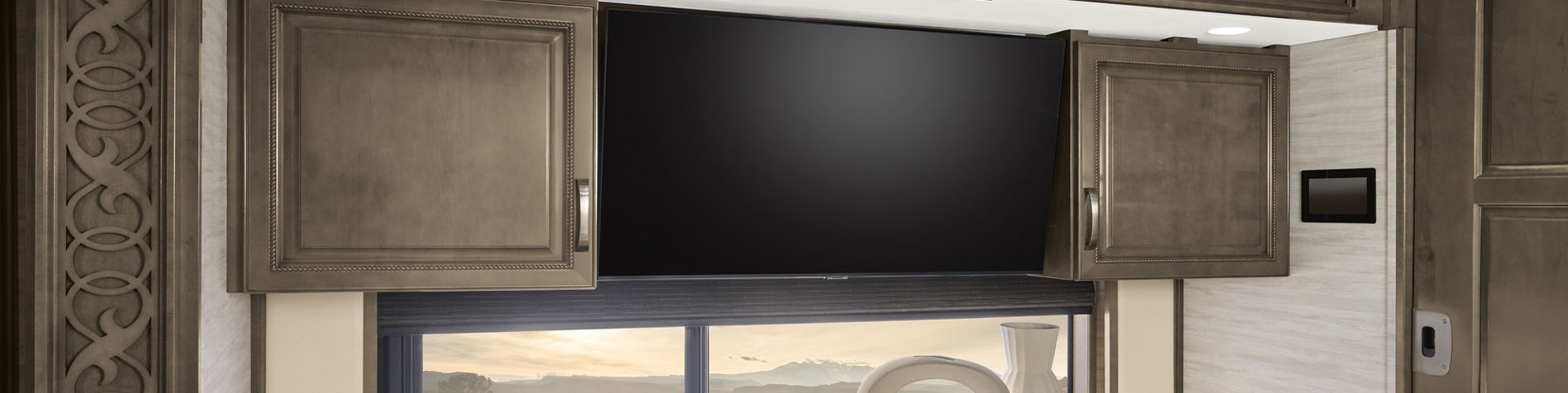 Essex 25 Trad INT Dresser FNL RGB