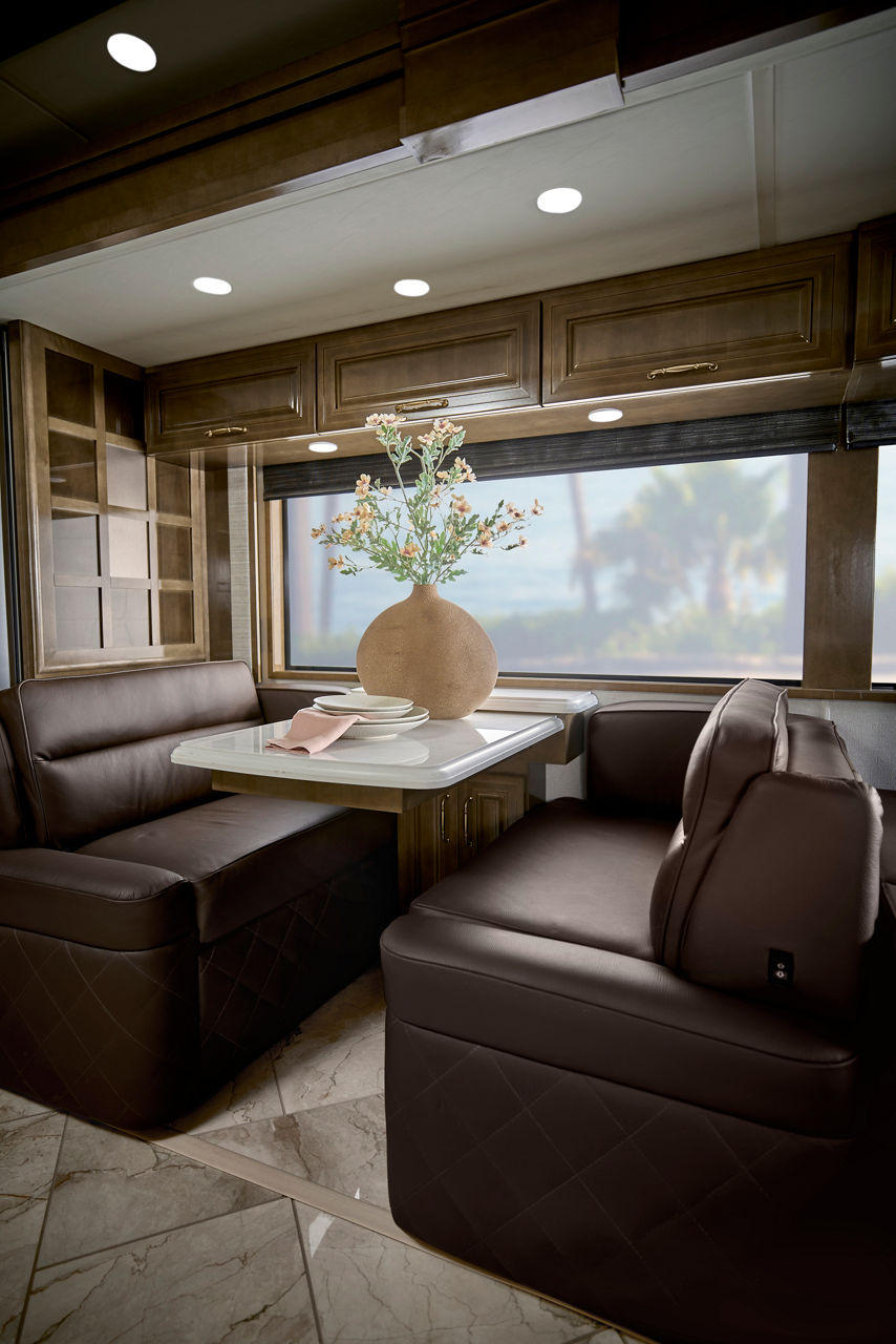 2027 Essex Dinette