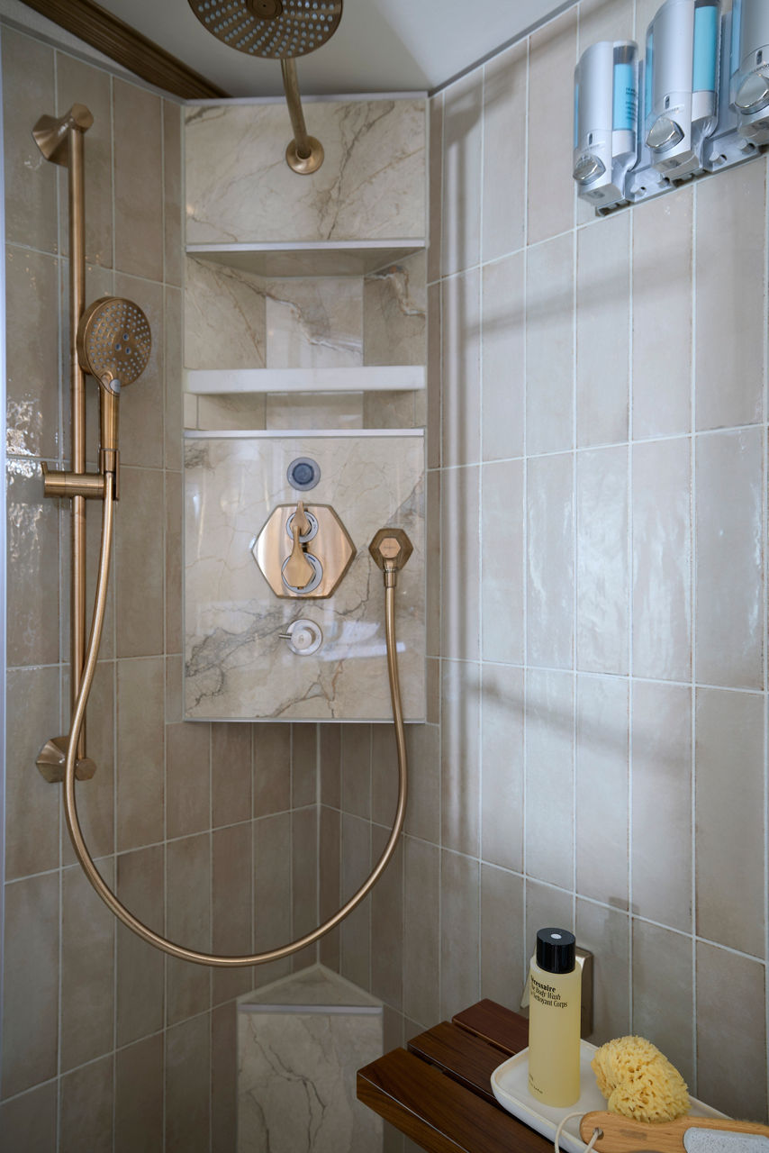 2027 Essex Shower 