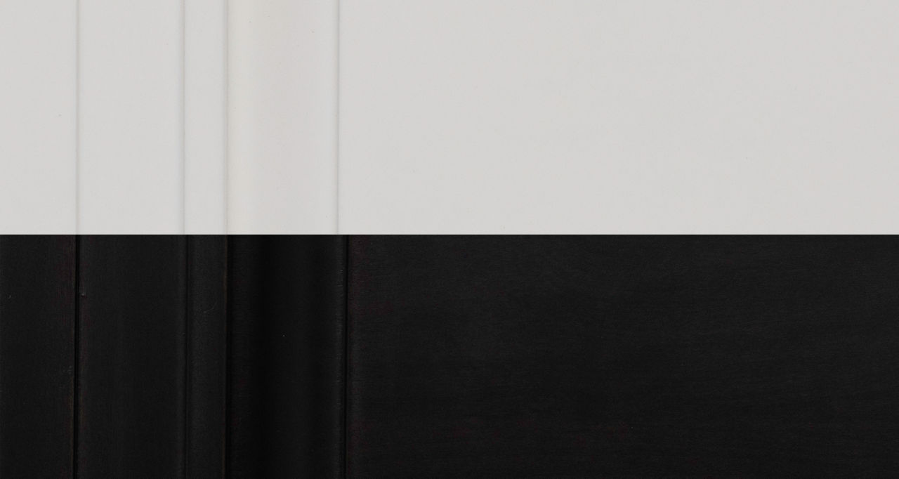 Essex Two-Tone Traditional Summit-Sable Glazed Cabinets