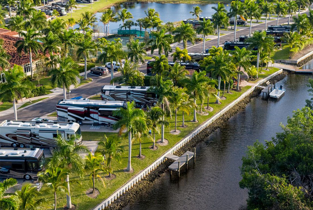 FL NaplesMotorcoachResort Gallery1