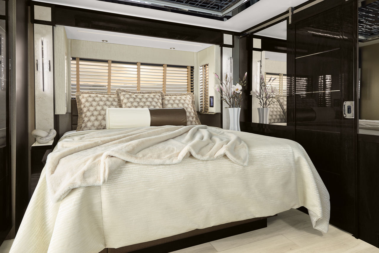 King Aire 25 INT Bedroom FNL RGB