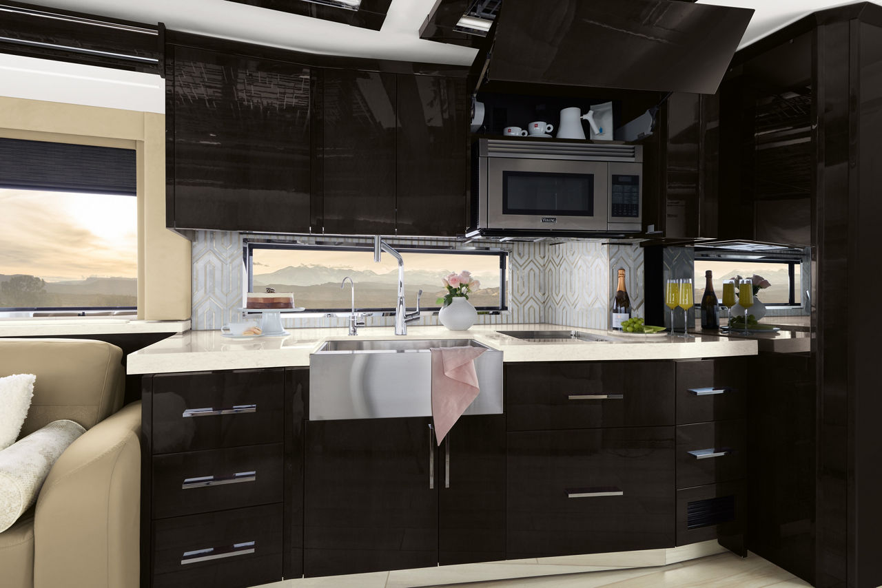 King Aire 25 INT Galley Open FNL RGB