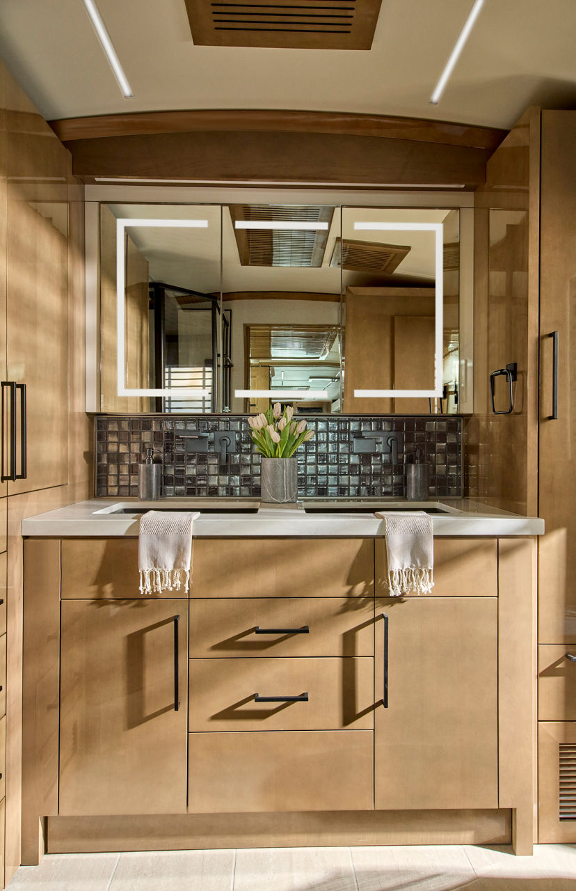 2026 king aire KG26 INT Vanity