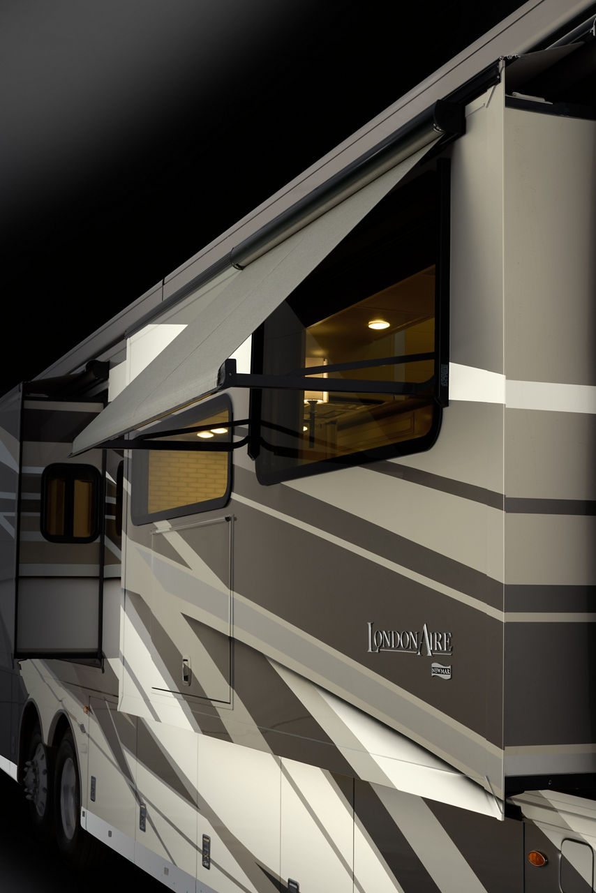 London Aire 25 EXT Feature Awning FNL RGB