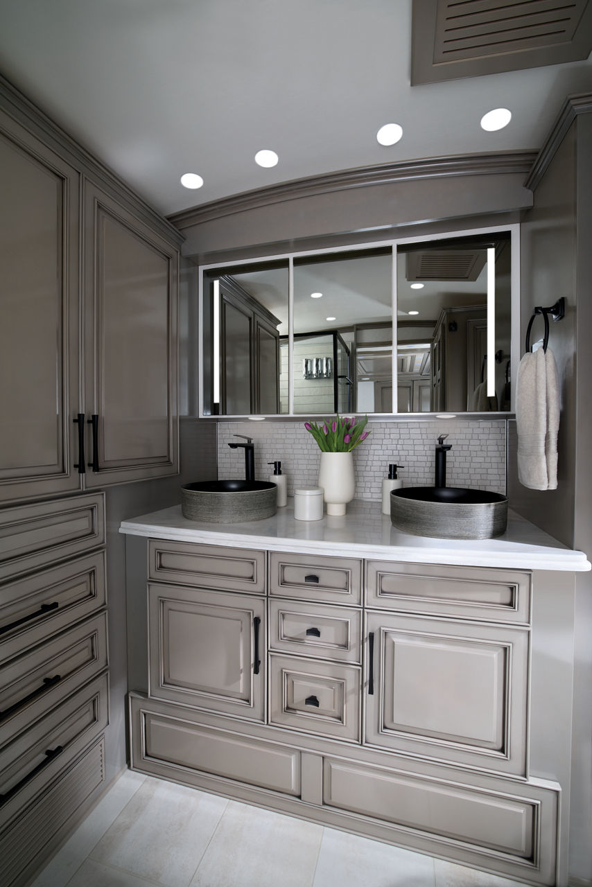 2026 London Aire INT Bathroom