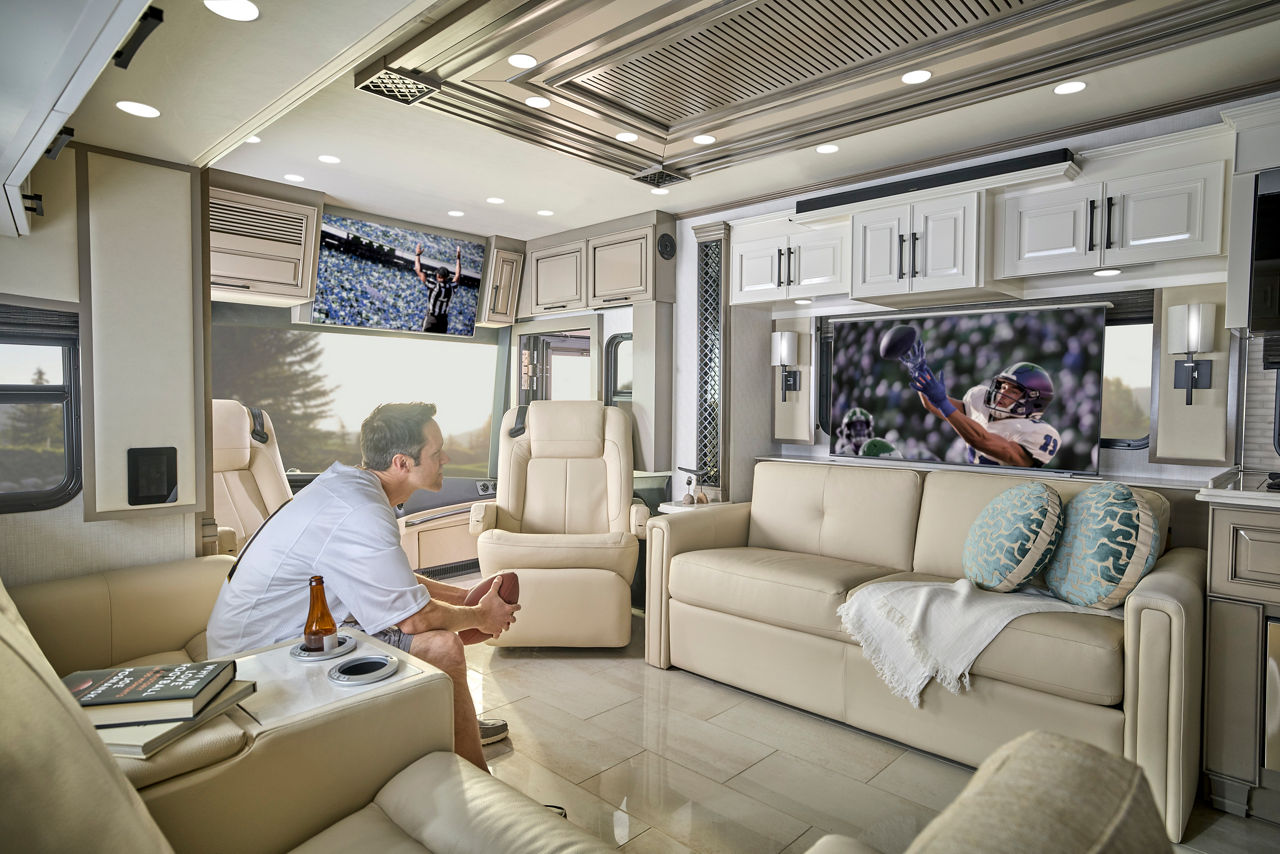 2026 London Aire INT Feature Seating