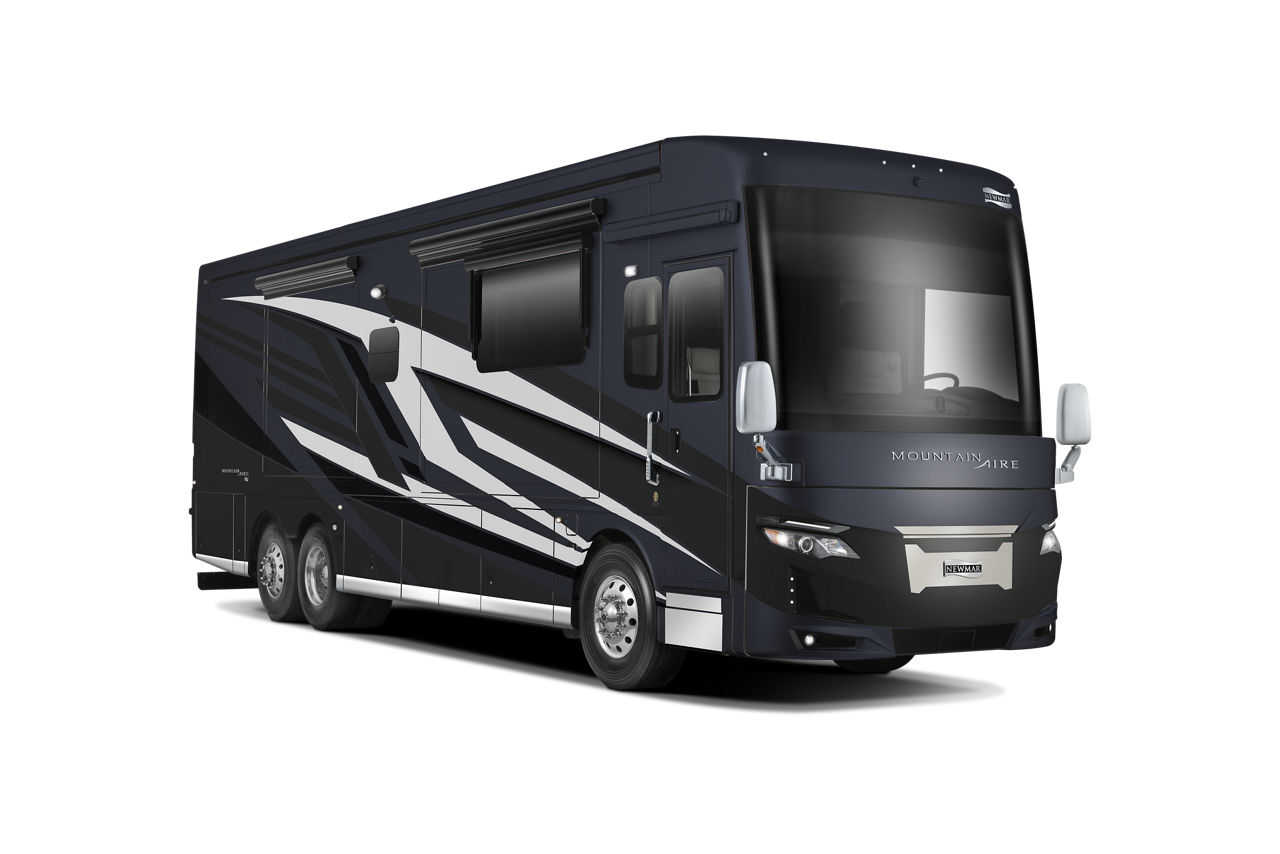 2026 mountain aire MA26 EXT Color BlackthornOnyx Chrome