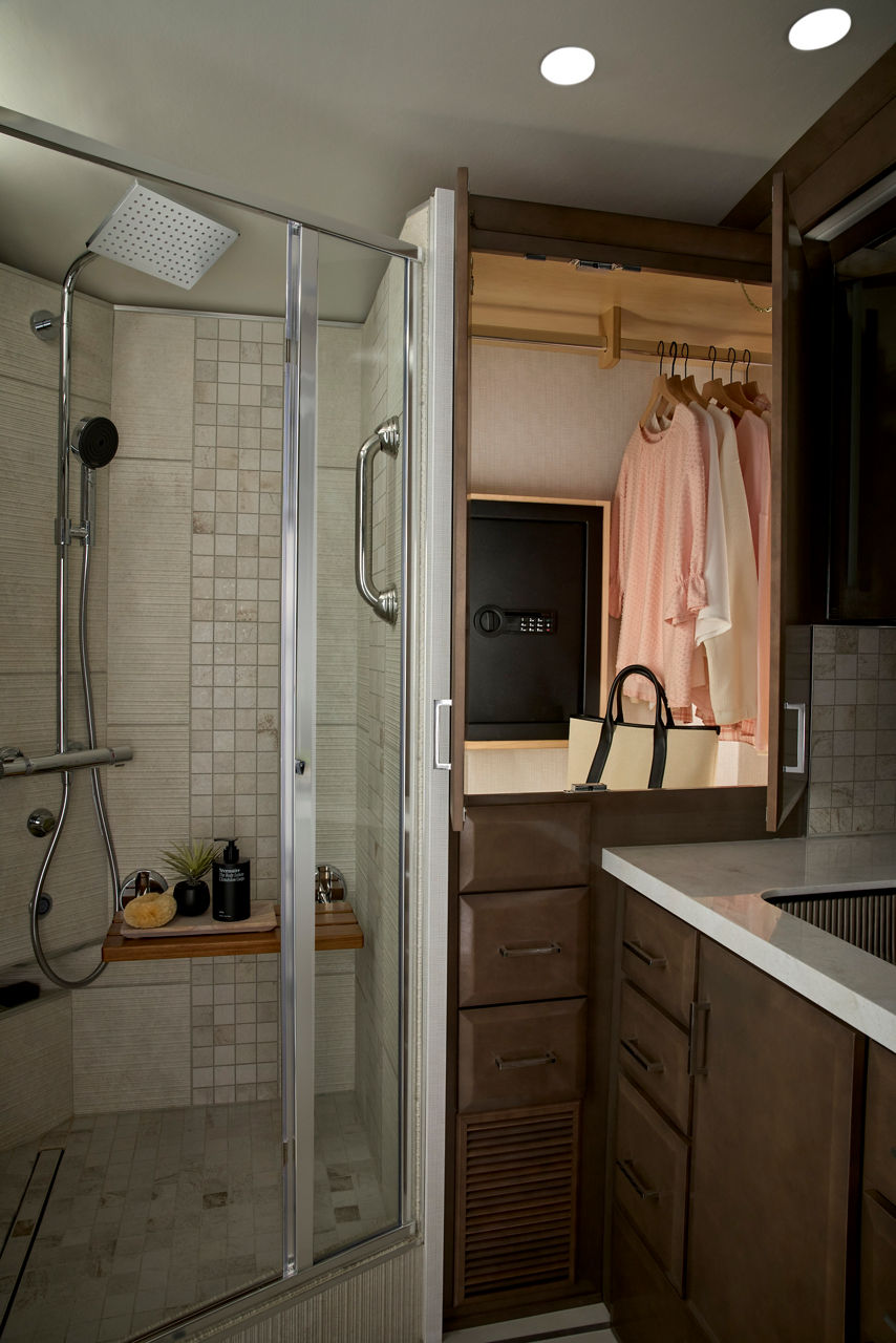 2026 Mountain Aire Interior Closet