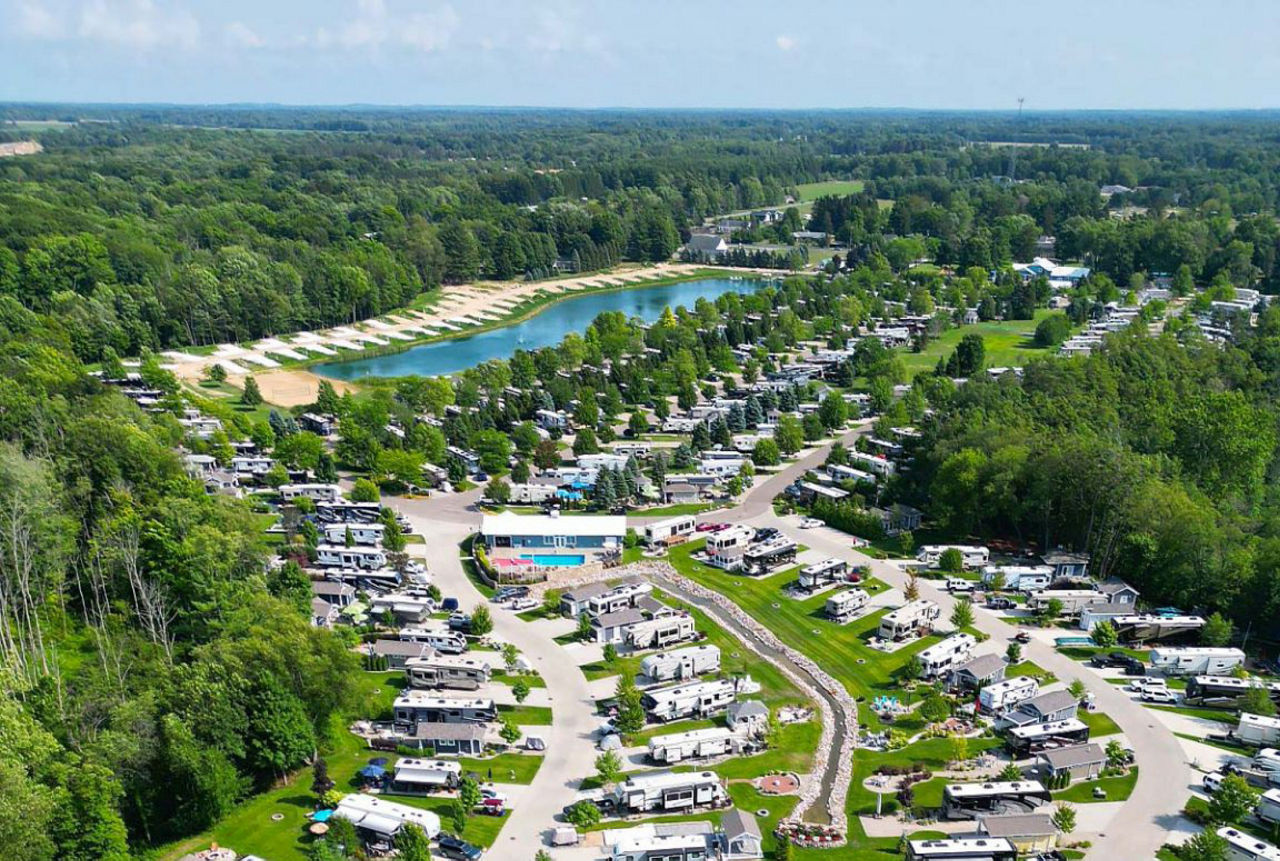 MI SunnybrookRVResort Gallery5