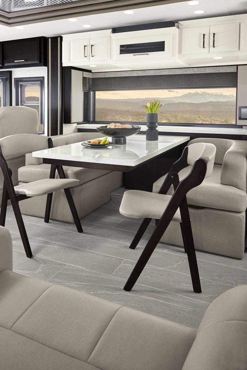 New Aire 25 INT Dinette FourTop FNL RGB