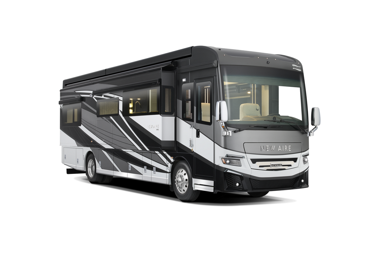 2026 New Aire Exterior Slideout View