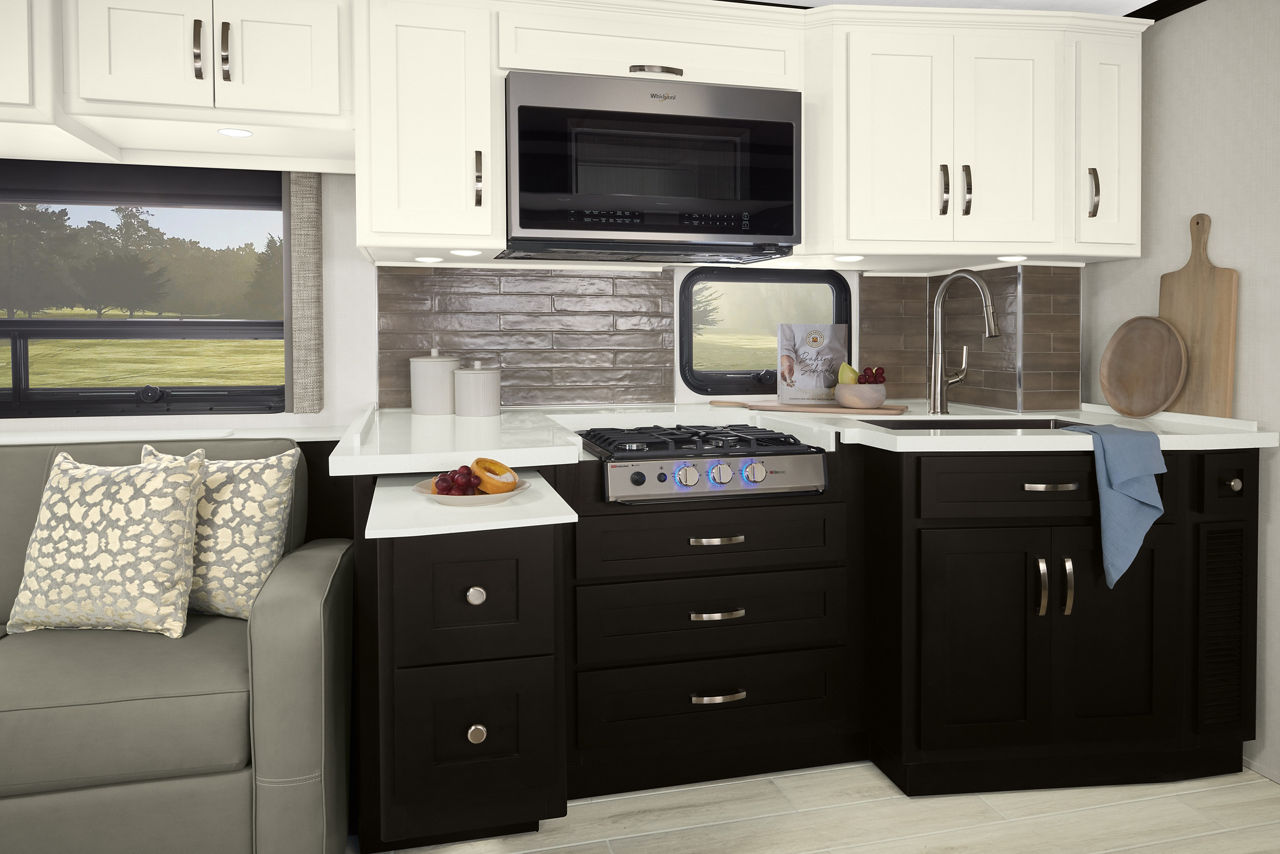 Northern Star25 4037 INT Galley FNL RGB
