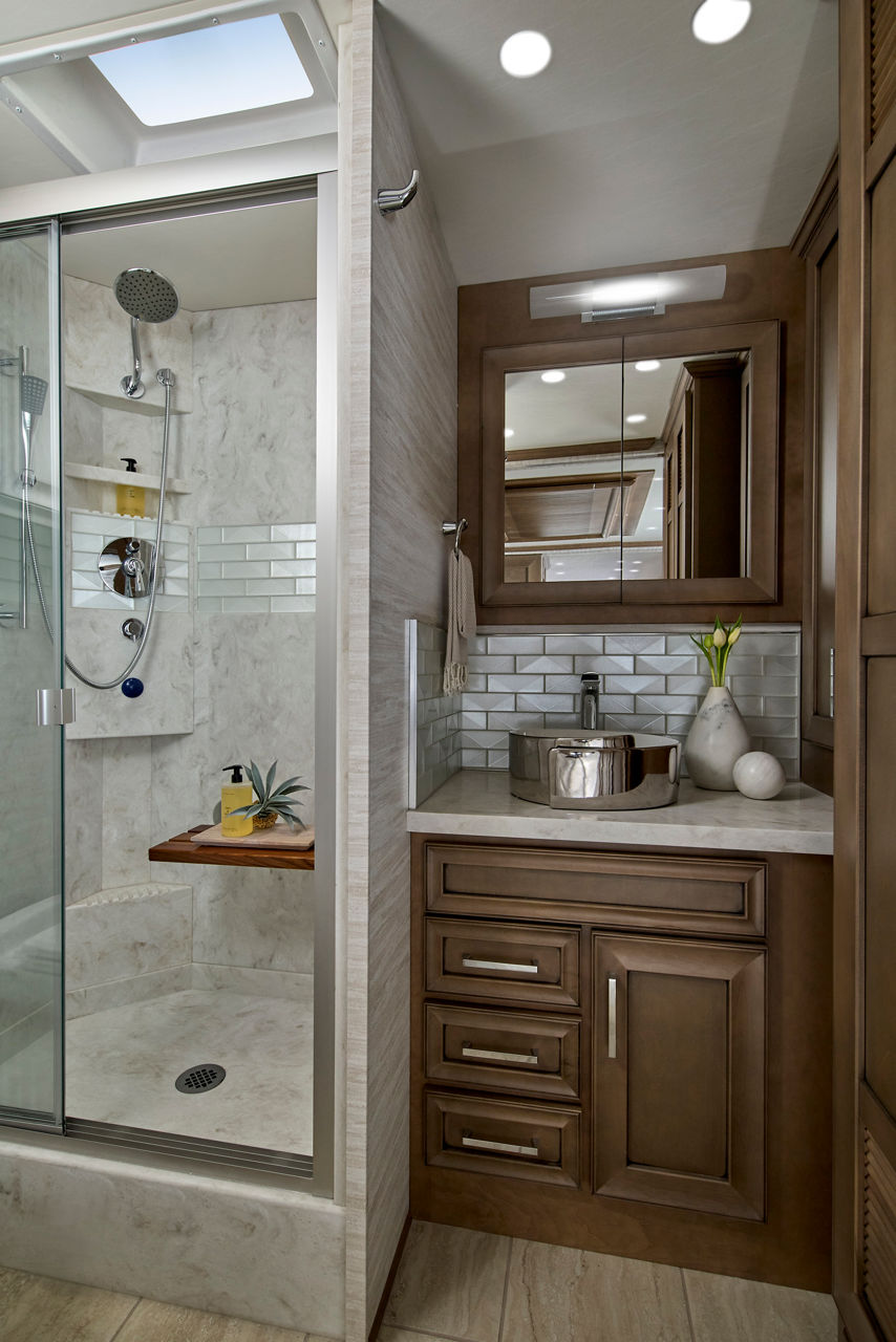 2026 supreme aire SA26 INT Bathroom