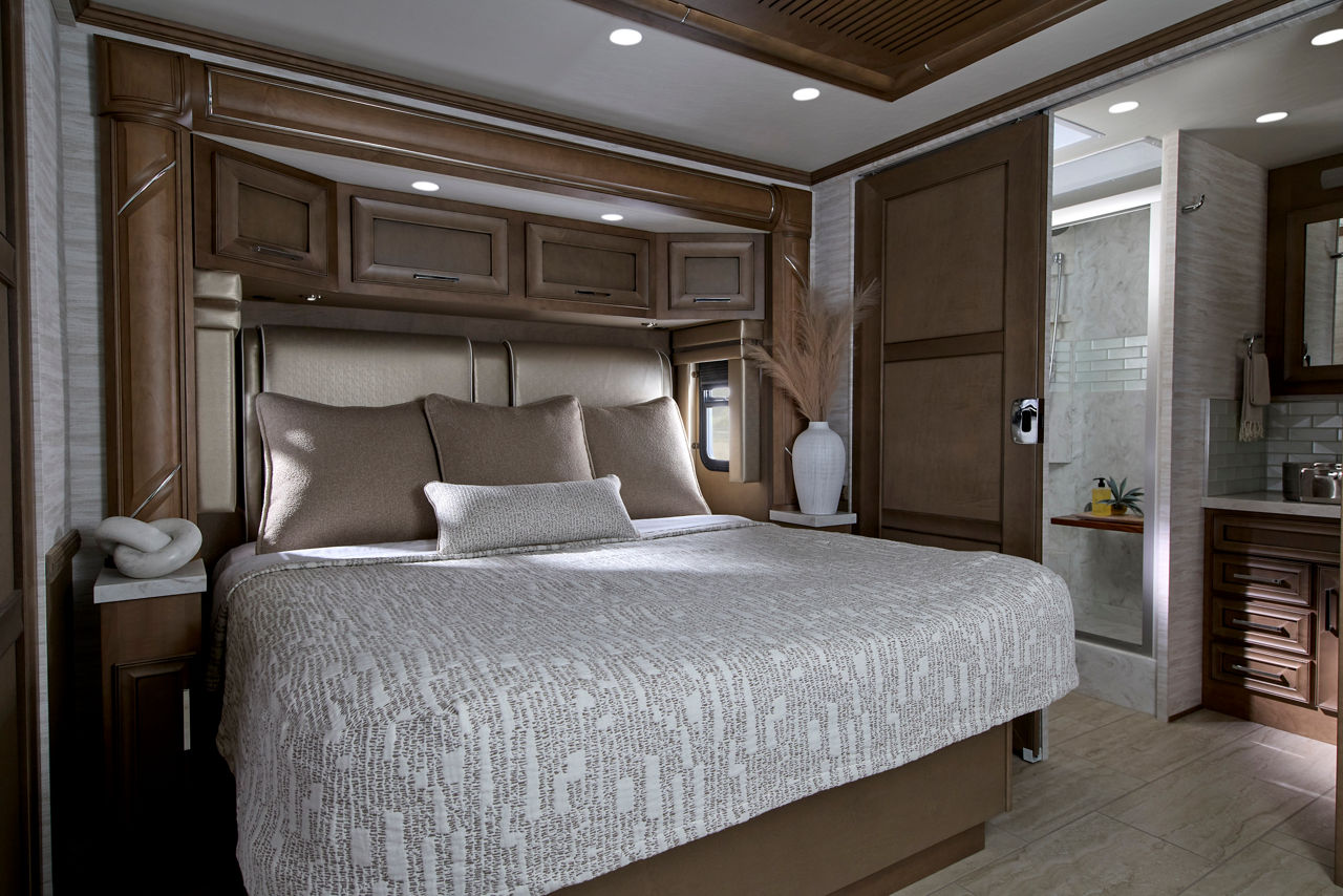 2026 supreme aire SA26 INT Bedroom