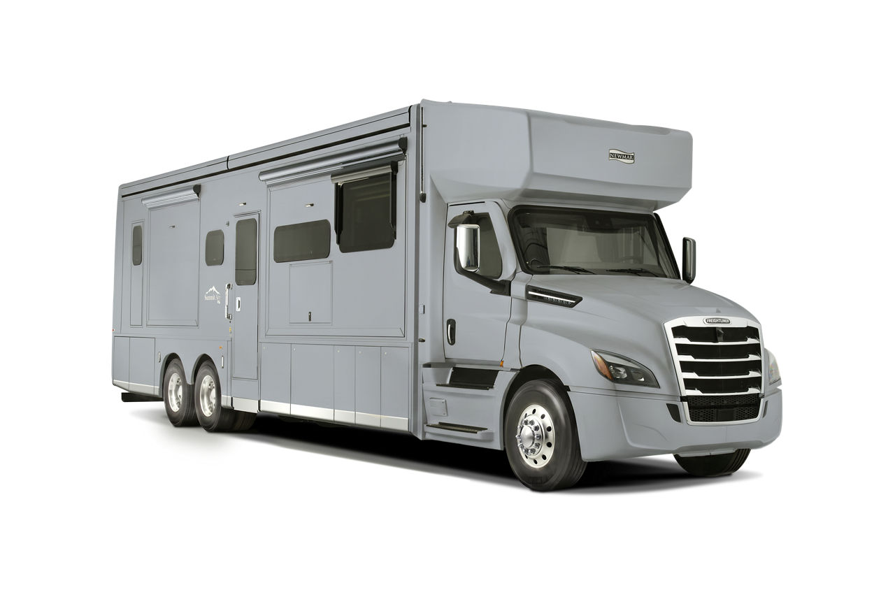 Summit Aire Stealth Exterior
