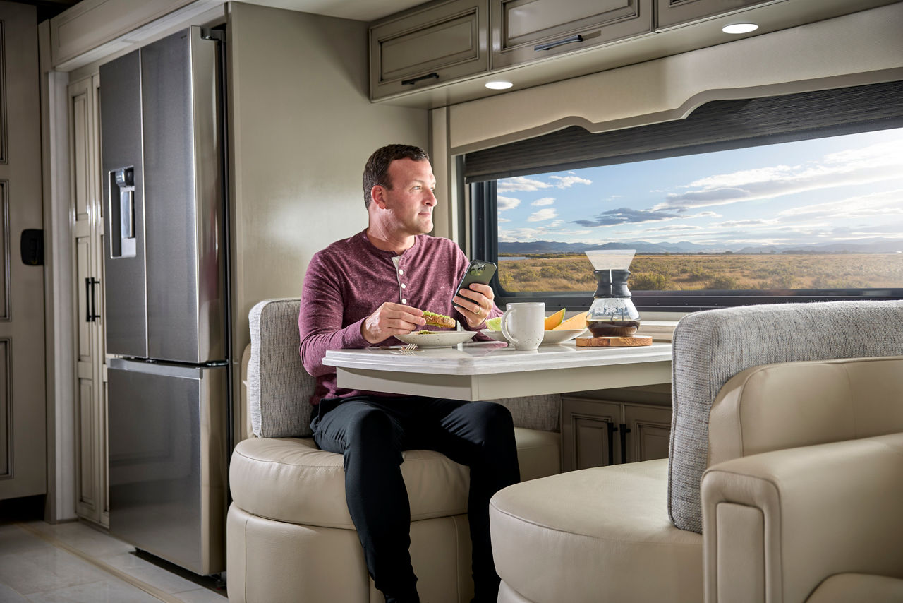 Summit Aire Interior Dinette 