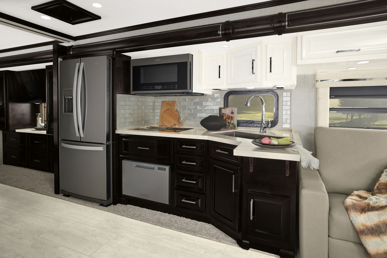 Super Star 25 INT Galley FNL RGB