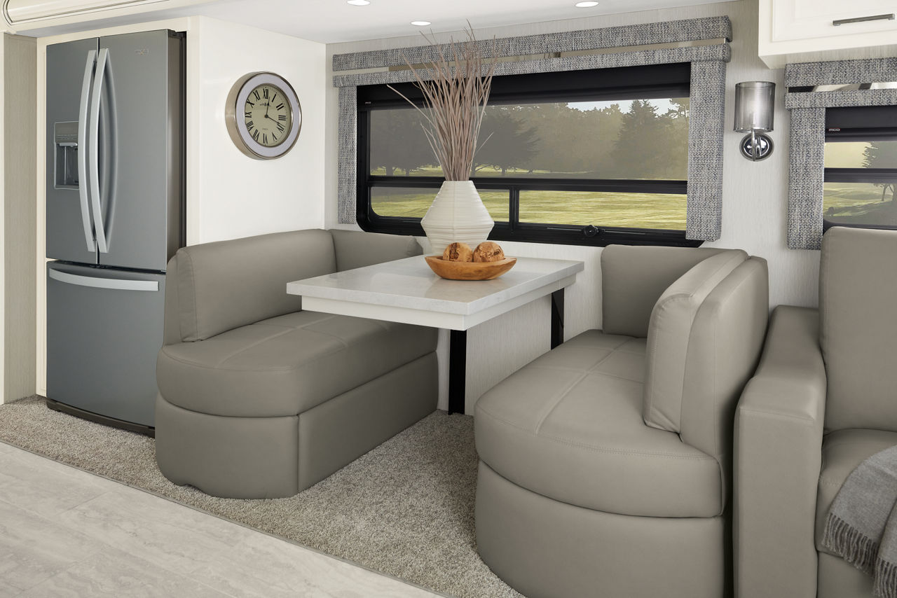 2026 Ventana Interior Dinette