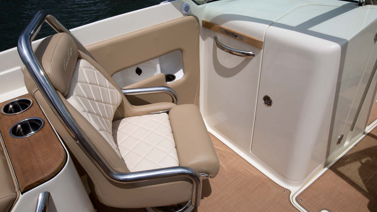 Launch 27 boat interior